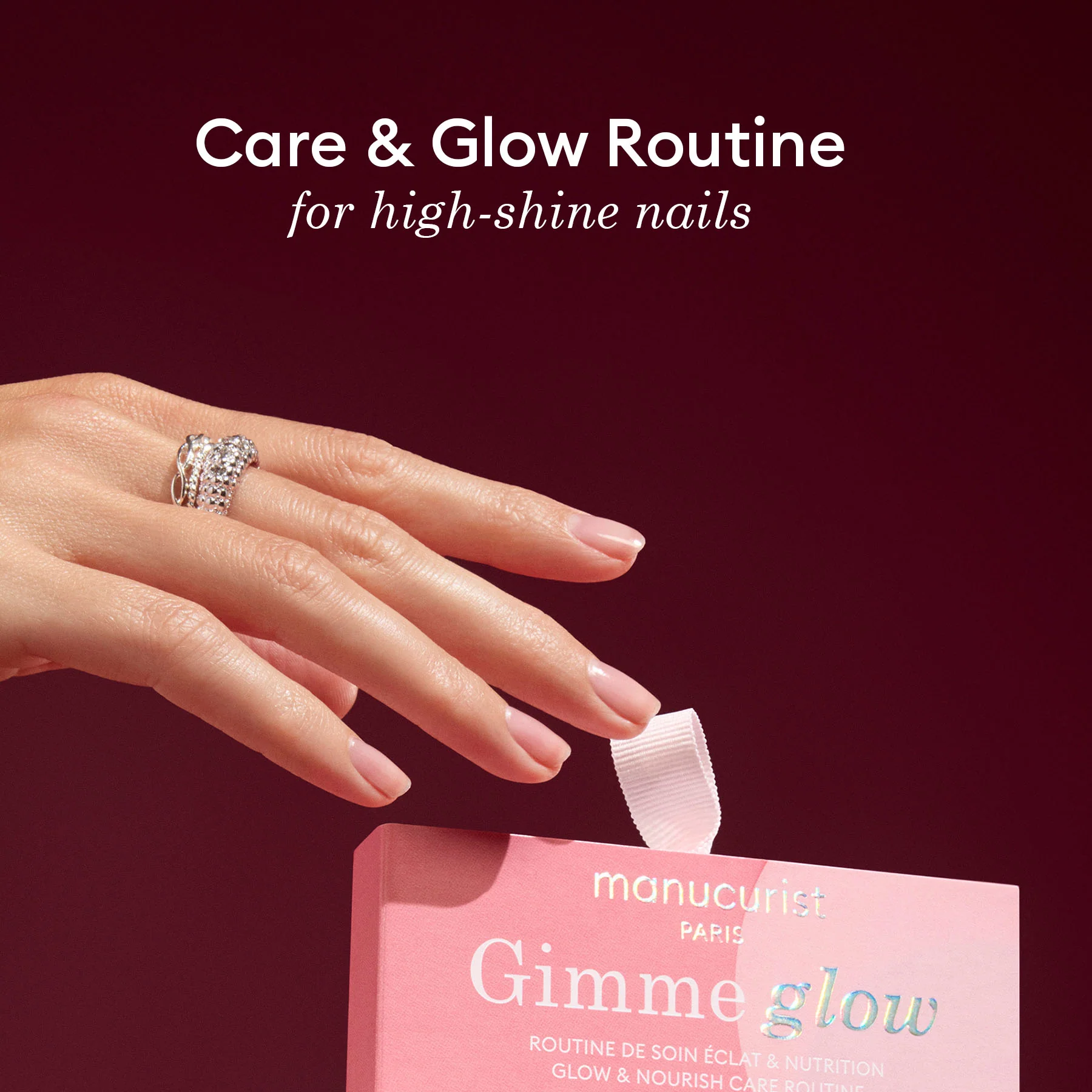 4-5min-glow-manicure-3.webp 5min' Glow Manicure