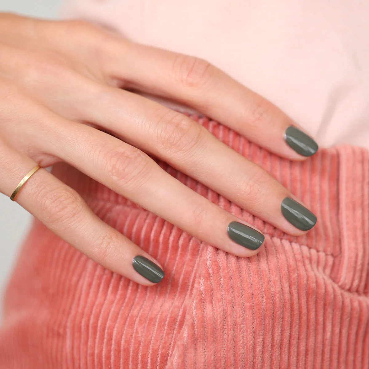 640-khaki-3.webp Khaki